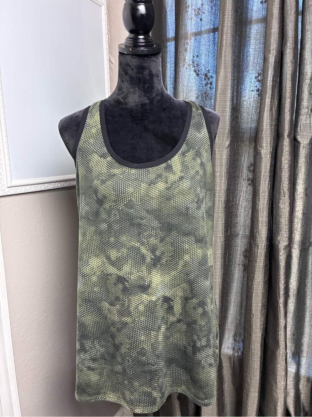 Sleeveless Olive Green Tank Top - Lightweight Women’s Top XL